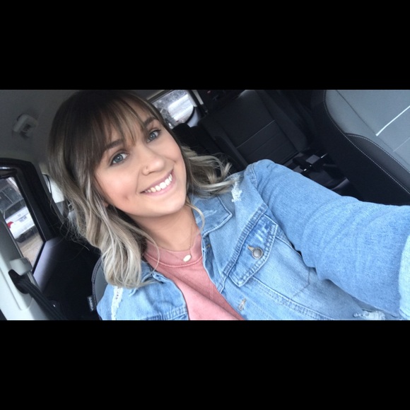 Meet your Posher, Ashlee - Picture 1 of 1